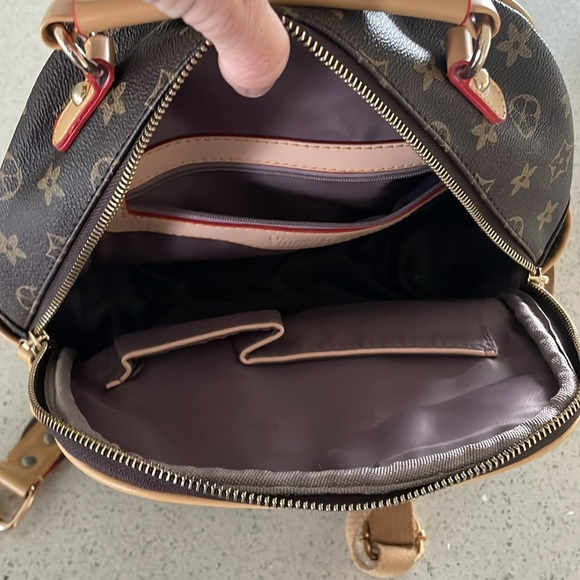 Designer look alike back pack - Picture 11 of 13